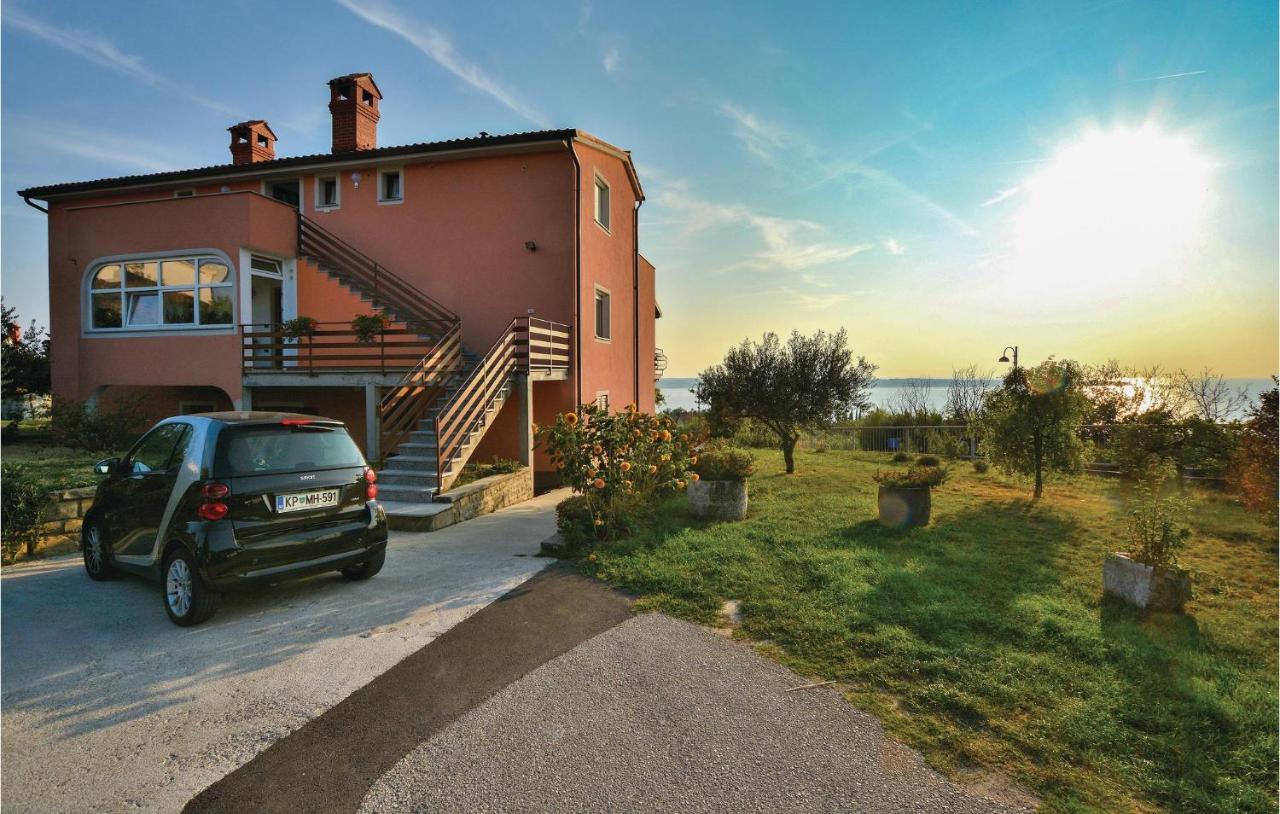 2 Bedroom Amazing Apartment In Portorose Esterno foto