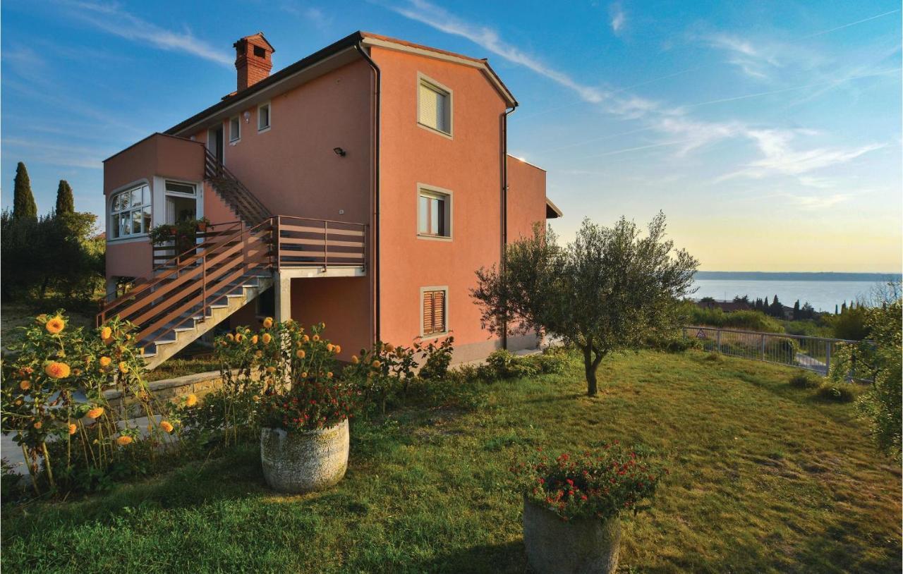 2 Bedroom Amazing Apartment In Portorose Esterno foto