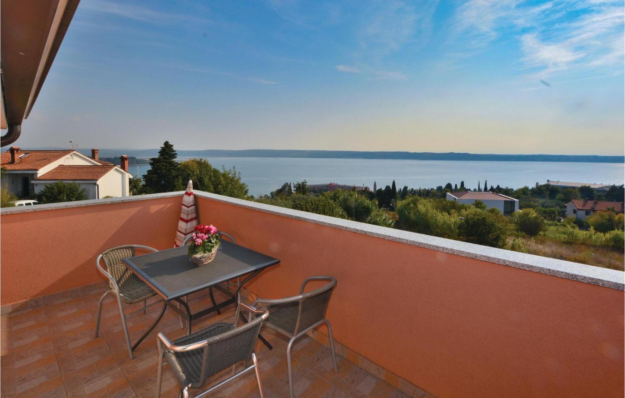 2 Bedroom Amazing Apartment In Portorose Esterno foto